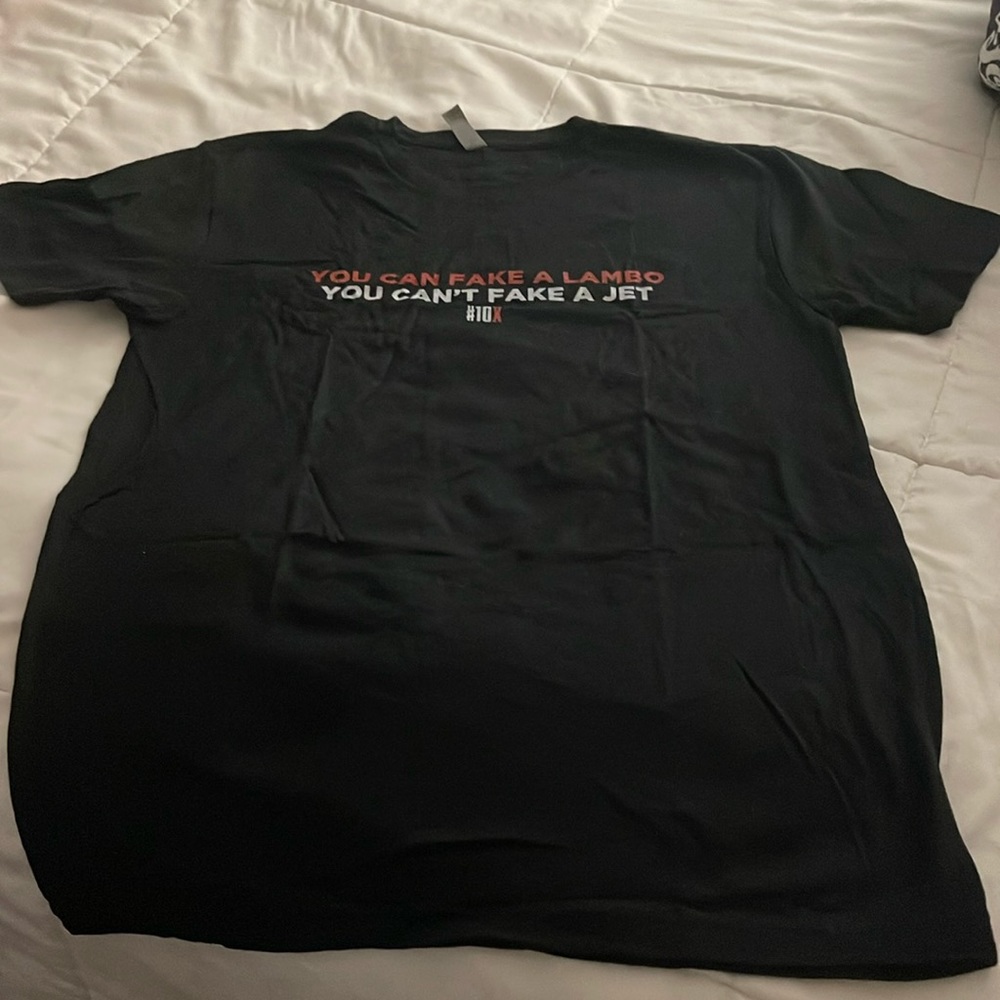 New Women’s Medium Graphic T shirt